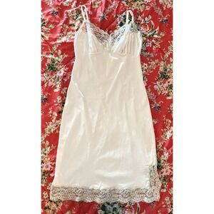 Vintage 1950's Ivory Lace Trimmed Full Slip by Van Raalte Ladies  X-Small~ Small